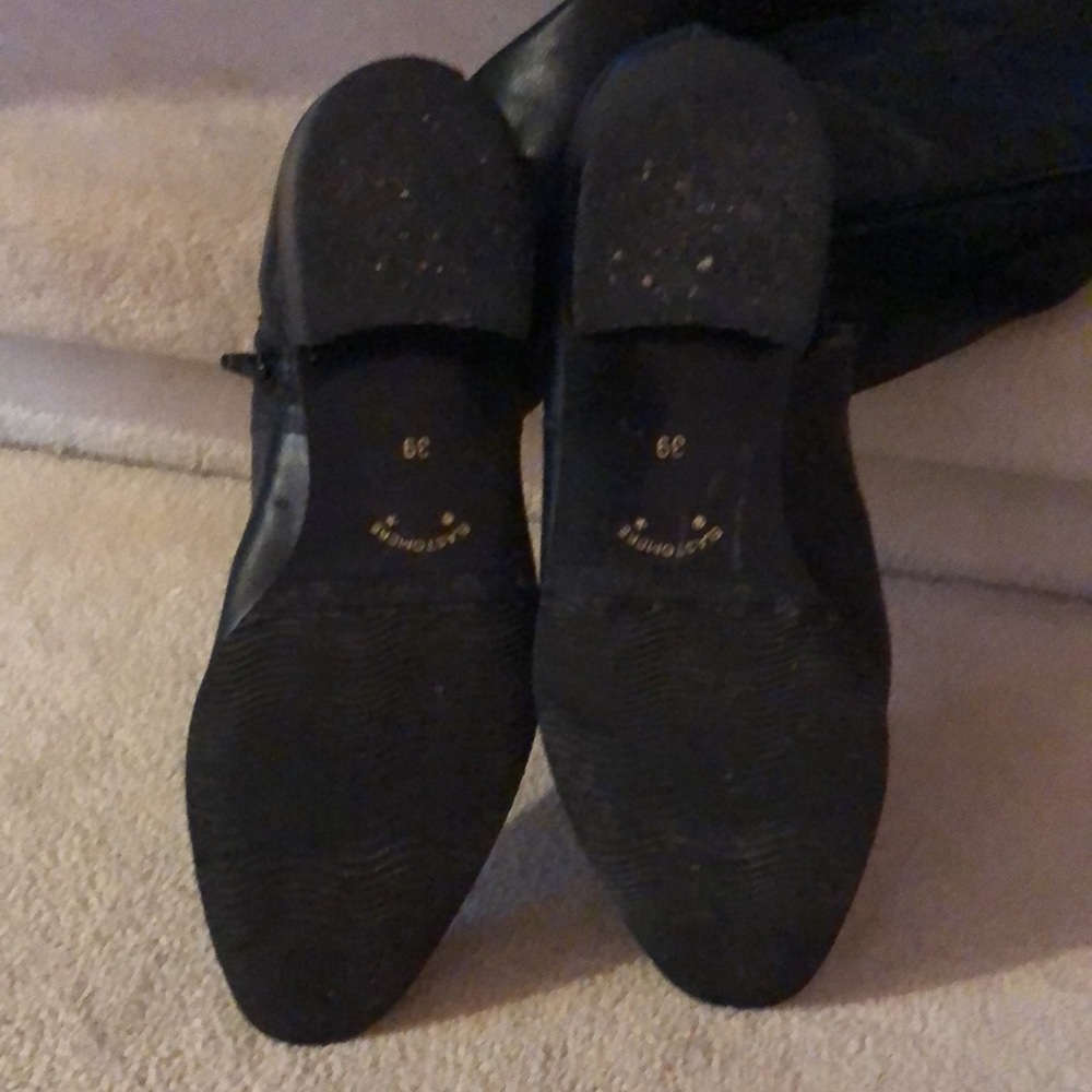 Black slightly over knee black dress boot in GUC UK 39, US 7 1/2 vent for x room - Picture 6 of 7